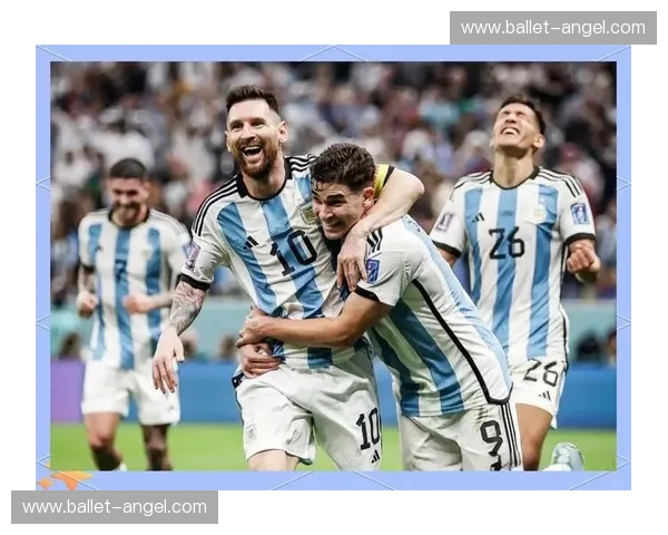 巅峰对决:世界杯决赛激情碰撞全球球迷热血盛宴